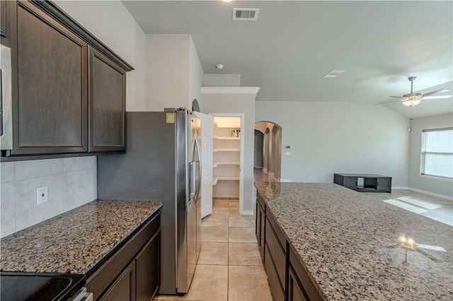 9514 English Oak Dr, Corpus Christi, TX 78410