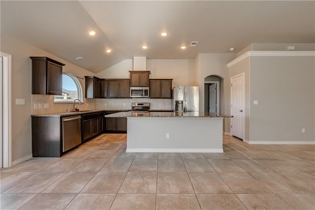 9514 English Oak Dr, Corpus Christi, TX 78410