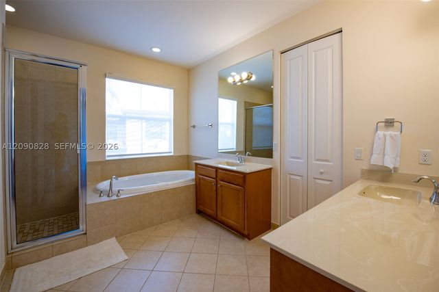 12410 NW 33rd St, Sunrise, FL 33323