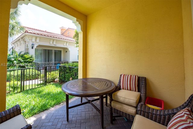 12410 NW 33rd St, Sunrise, FL 33323