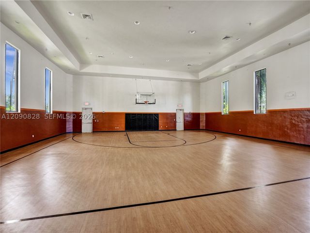 12410 NW 33rd St, Sunrise, FL 33323