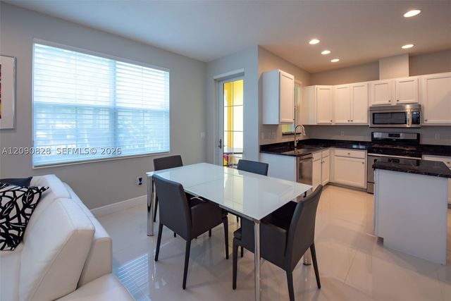 12410 NW 33rd St, Sunrise, FL 33323