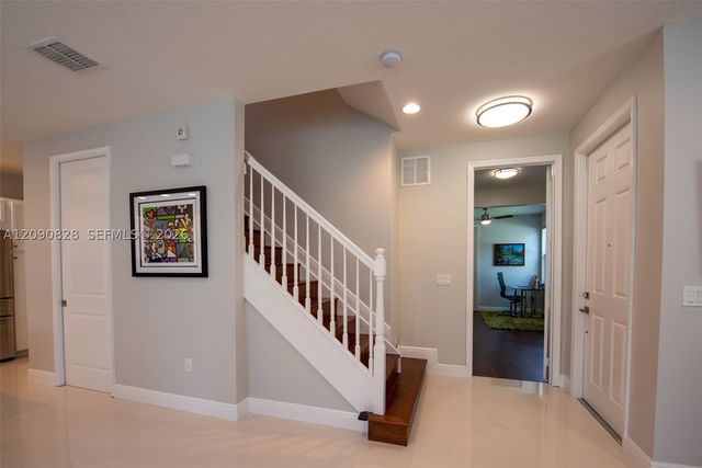 12410 NW 33rd St, Sunrise, FL 33323