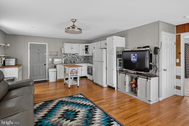 1423 HALLOWELL LN, New Windsor, MD 21776
