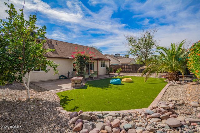 1118 E WICKIEUP Lane, Phoenix, AZ 85024