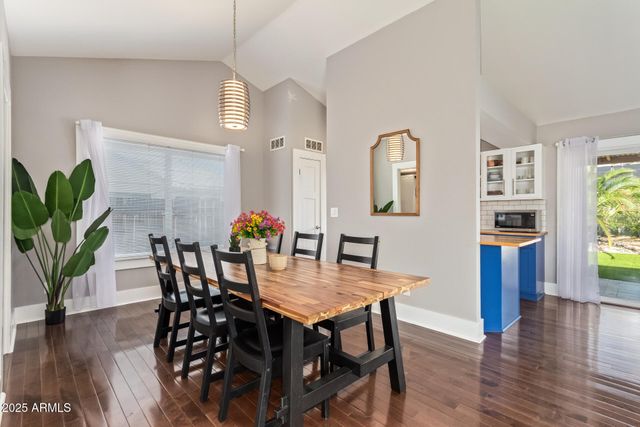 1118 E WICKIEUP Lane, Phoenix, AZ 85024