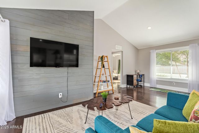 1118 E WICKIEUP Lane, Phoenix, AZ 85024