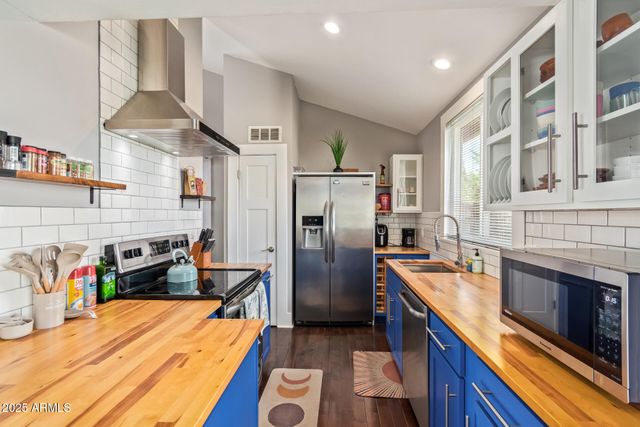 1118 E WICKIEUP Lane, Phoenix, AZ 85024