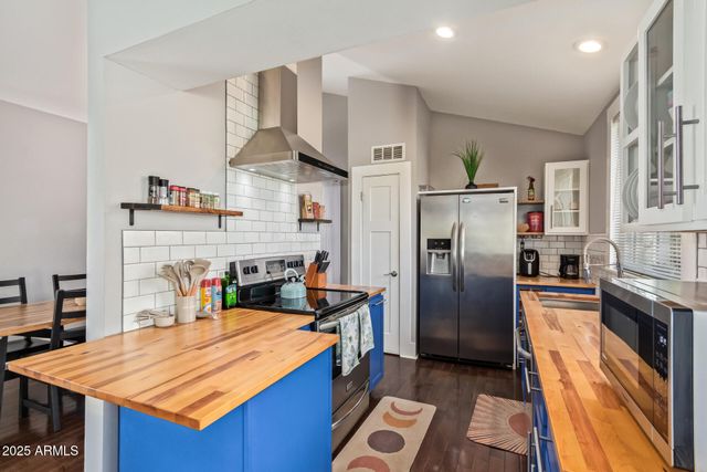 1118 E WICKIEUP Lane, Phoenix, AZ 85024