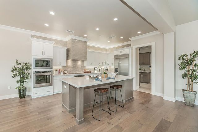 11421 N Live Oak Drive, Fresno, CA 93730