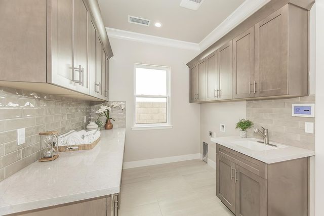 11421 N Live Oak Drive, Fresno, CA 93730