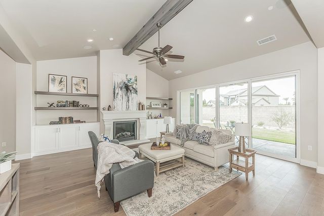 11421 N Live Oak Drive, Fresno, CA 93730