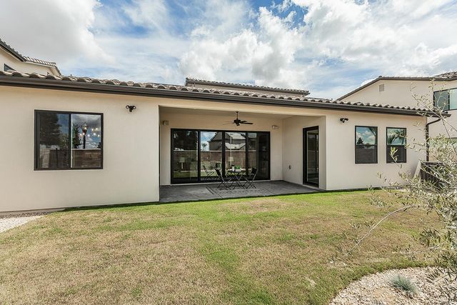 11421 N Live Oak Drive, Fresno, CA 93730