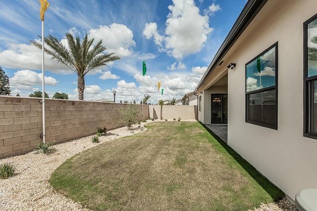 11421 N Live Oak Drive, Fresno, CA 93730