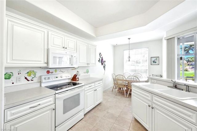 2190 Arielle DR # 903, Naples, FL 34109