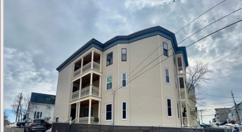 187 White St 1, Lowell, MA 01854