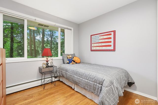 19563 38th Avenue NE, Lake Forest Park, WA 98155