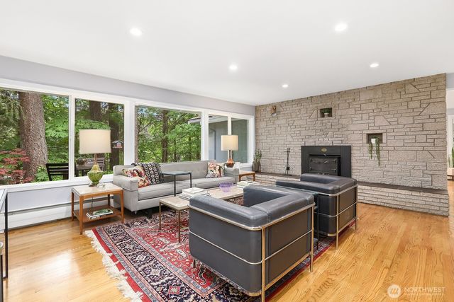 19563 38th Avenue NE, Lake Forest Park, WA 98155