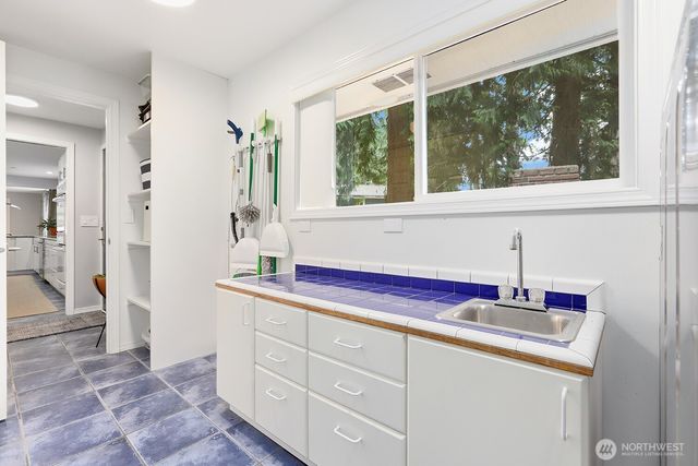 19563 38th Avenue NE, Lake Forest Park, WA 98155