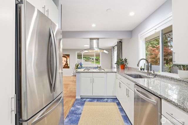 19563 38th Avenue NE, Lake Forest Park, WA 98155