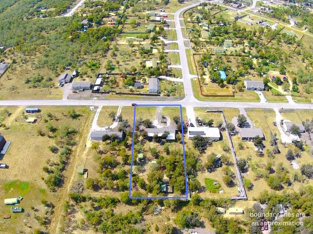 153 Tesoro WAY, Del Valle, TX 78617