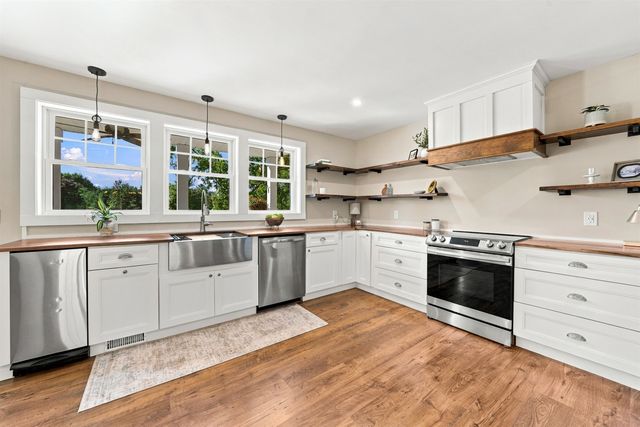 5 Chase Road, Londonderry, NH 03053