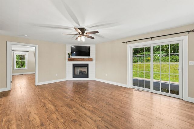 5 Chase Road, Londonderry, NH 03053