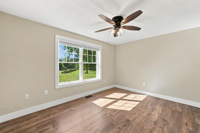 5 Chase Road, Londonderry, NH 03053