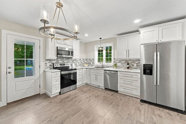 5 Chase Road, Londonderry, NH 03053