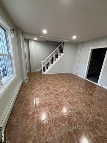 10 Mary, Paterson, NJ 07503