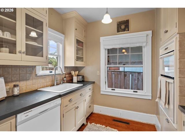 7505 Se 18TH Ave, Portland, OR 97202