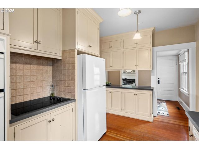 7505 Se 18TH Ave, Portland, OR 97202