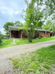 38 Courtney Peck Road, Wellington, KY 40387