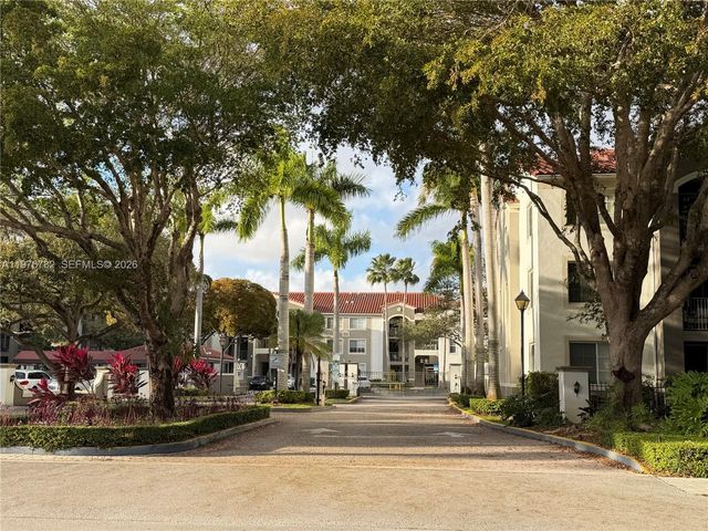 6851 SW 44th St 107, Miami, FL 33155