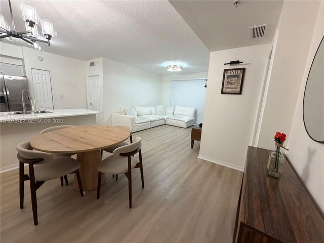 6851 SW 44th St 107, Miami, FL 33155