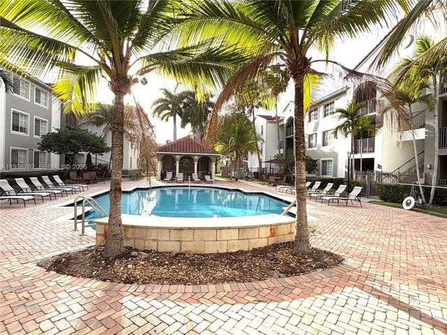 6851 SW 44th St 107, Miami, FL 33155