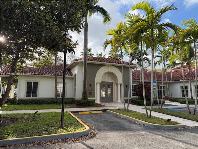 6851 SW 44th St 107, Miami, FL 33155