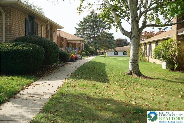 2834 Springhaven Place, Lower Macungie Twp, PA 18062