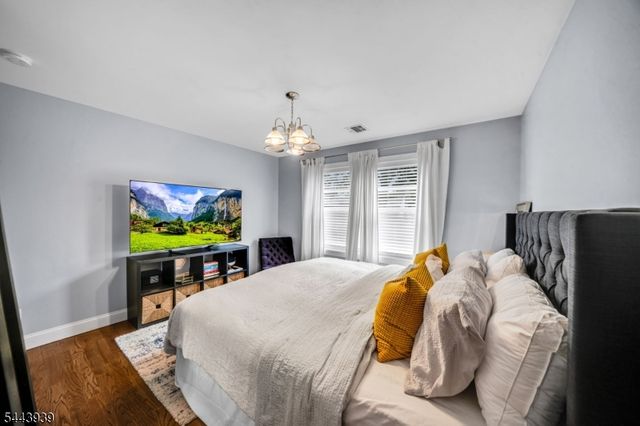 224 N 18Th St, Kenilworth Boro, NJ 07033