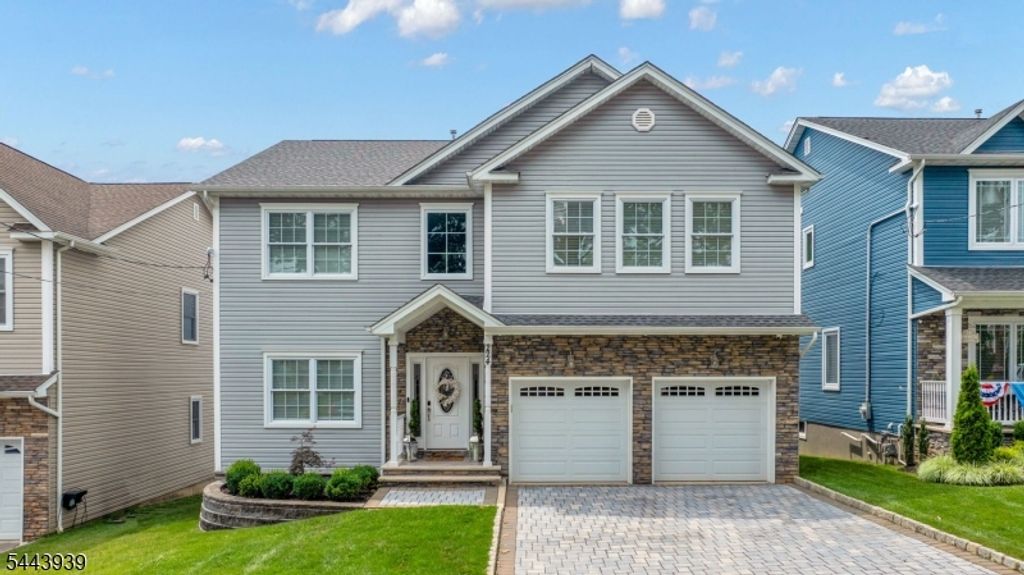 224 N 18Th St, Kenilworth Boro, NJ 07033