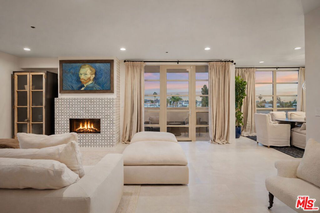 870 Haverford Avenue 303, Pacific Palisades, CA 90272 — exterior