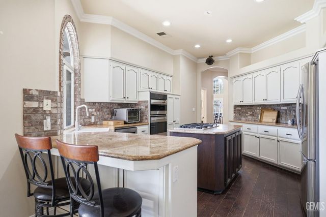 1409 Suffolk Street, Bakersfield, CA 93312