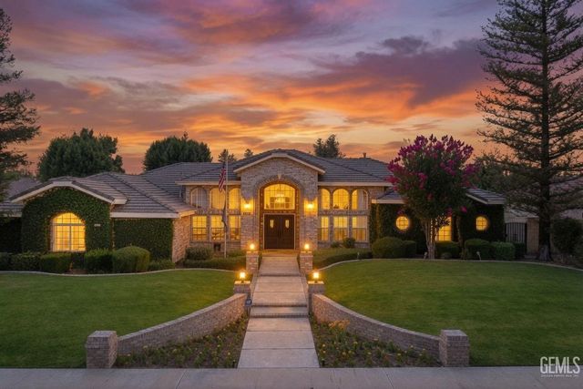 1409 Suffolk Street, Bakersfield, CA 93312