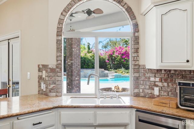 1409 Suffolk Street, Bakersfield, CA 93312