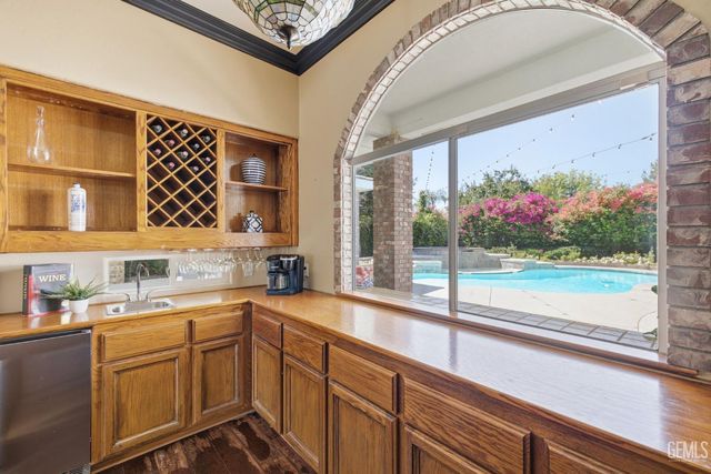 1409 Suffolk Street, Bakersfield, CA 93312