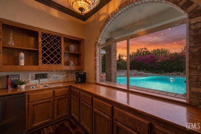 1409 Suffolk Street, Bakersfield, CA 93312