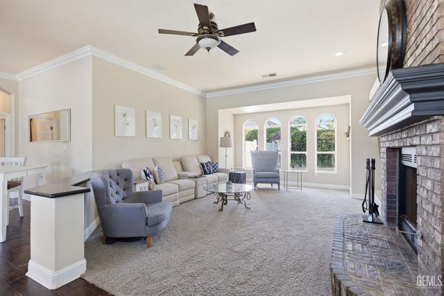 1409 Suffolk Street, Bakersfield, CA 93312