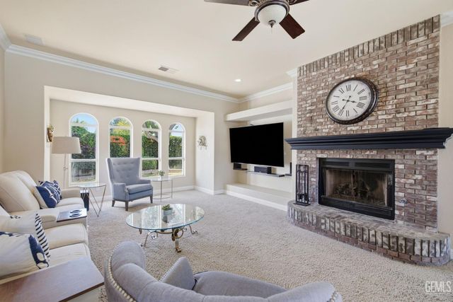 1409 Suffolk Street, Bakersfield, CA 93312