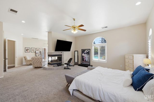 1409 Suffolk Street, Bakersfield, CA 93312