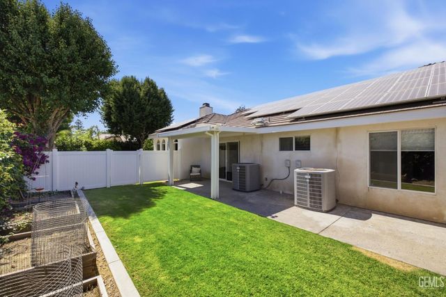 1409 Suffolk Street, Bakersfield, CA 93312